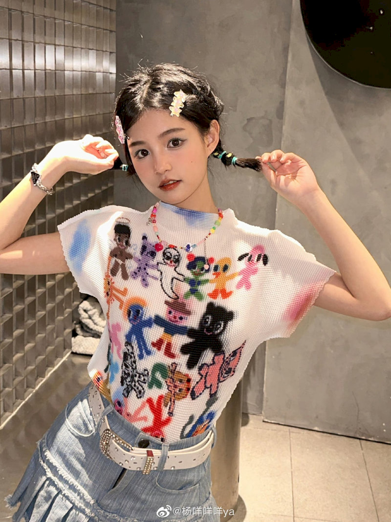 Dương Mị Mị - cô nàng "kẹo ngọt" với gương mặt búp bê 