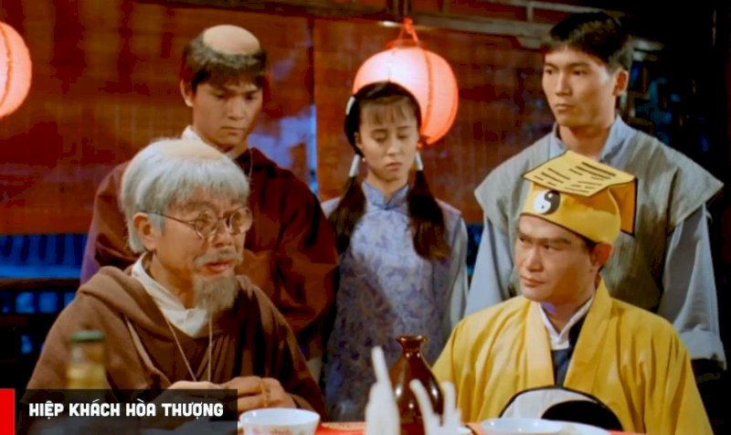 Phim xoay quanh Da, một viên chức nhỏ ở vùng ngoại ô, vô tình bị cuốn vào thế giới âm dương và huyền bí khi gặp sự cố ngoài ý muốn