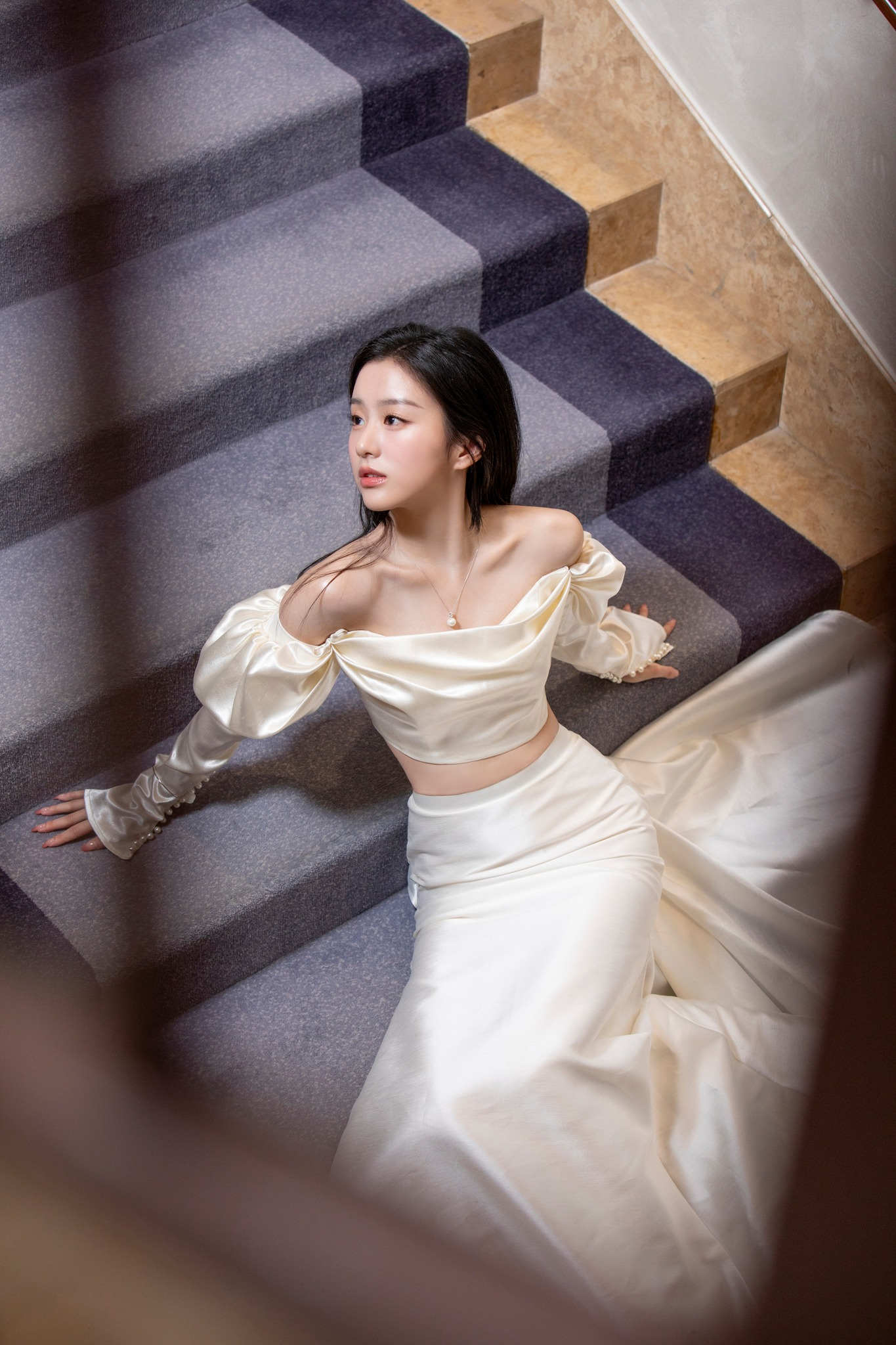 Bao Thượng Ân gây sốt tại Liên hoan phim Busan 2023 với nhan sắc như nữ thần