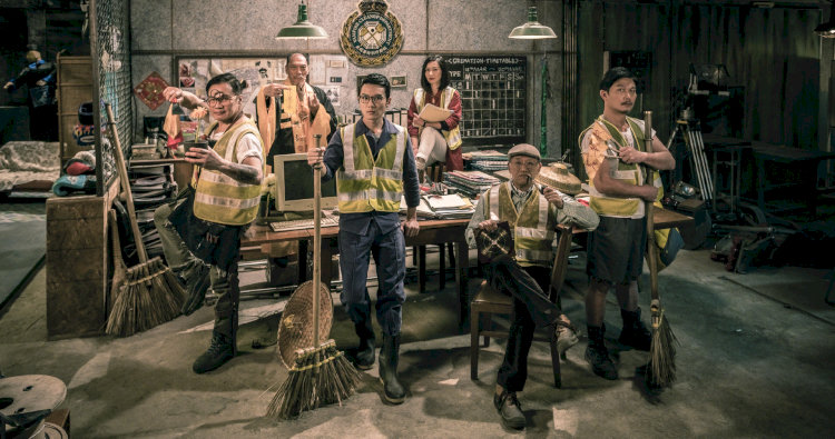  Giữa bóng tối xác sống, tình người vẫn có thể thắp sáng niềm tin.