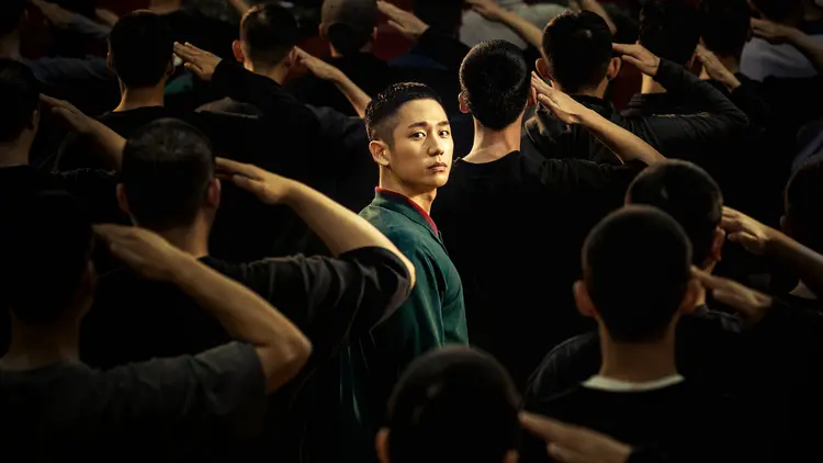 Trong vai An Jun-ho, Jung Hae-in thể hiện một hình tượng trưởng thành và sâu sắc, lột tả cảm xúc bằng ánh mắt, nét mặt