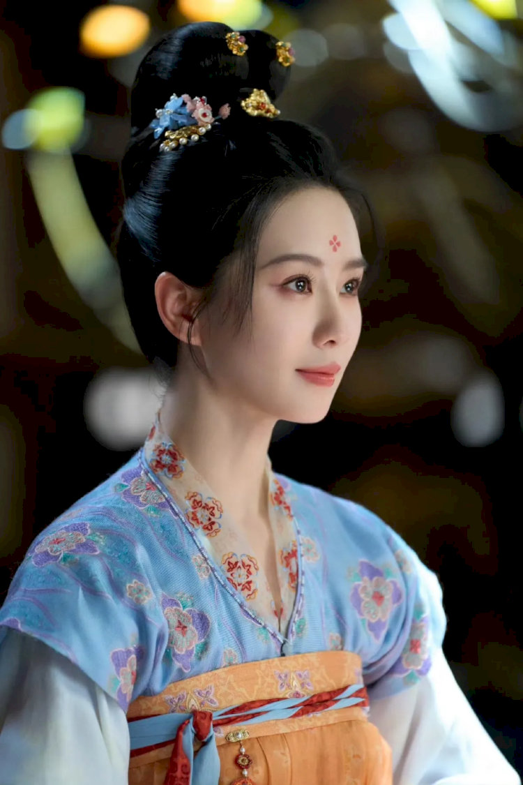 Lưu Thi Thi thủ vai “vu y” Diệp Bình An tài trí, một người phụ nữ lạnh lùng mang trái tim tổn thương, quyết dấn thân vào hành trình báo thù