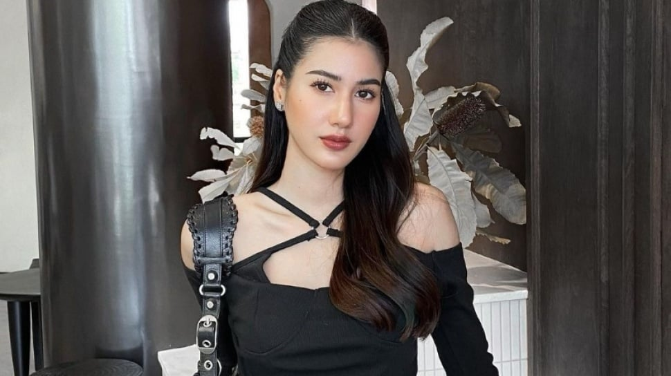 Pinkploy (Paparwadee Chansamon)