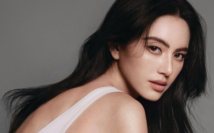 Mai Davika - "Ma nữ đẹp nhất Thái Lan" đã trở thành một trong những siêu sao hàng đầu của làng giải trí T-Biz