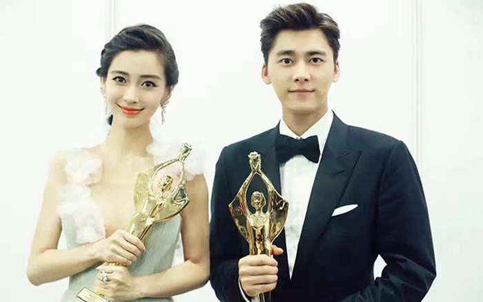 Angelababy tại lễ trao giải Bách Hoa, nơi cô nhận giải Nữ diễn viên phụ xuất sắc nhất