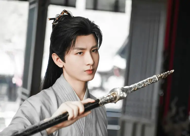 “Nam thần cổ trang” Thành Nghị