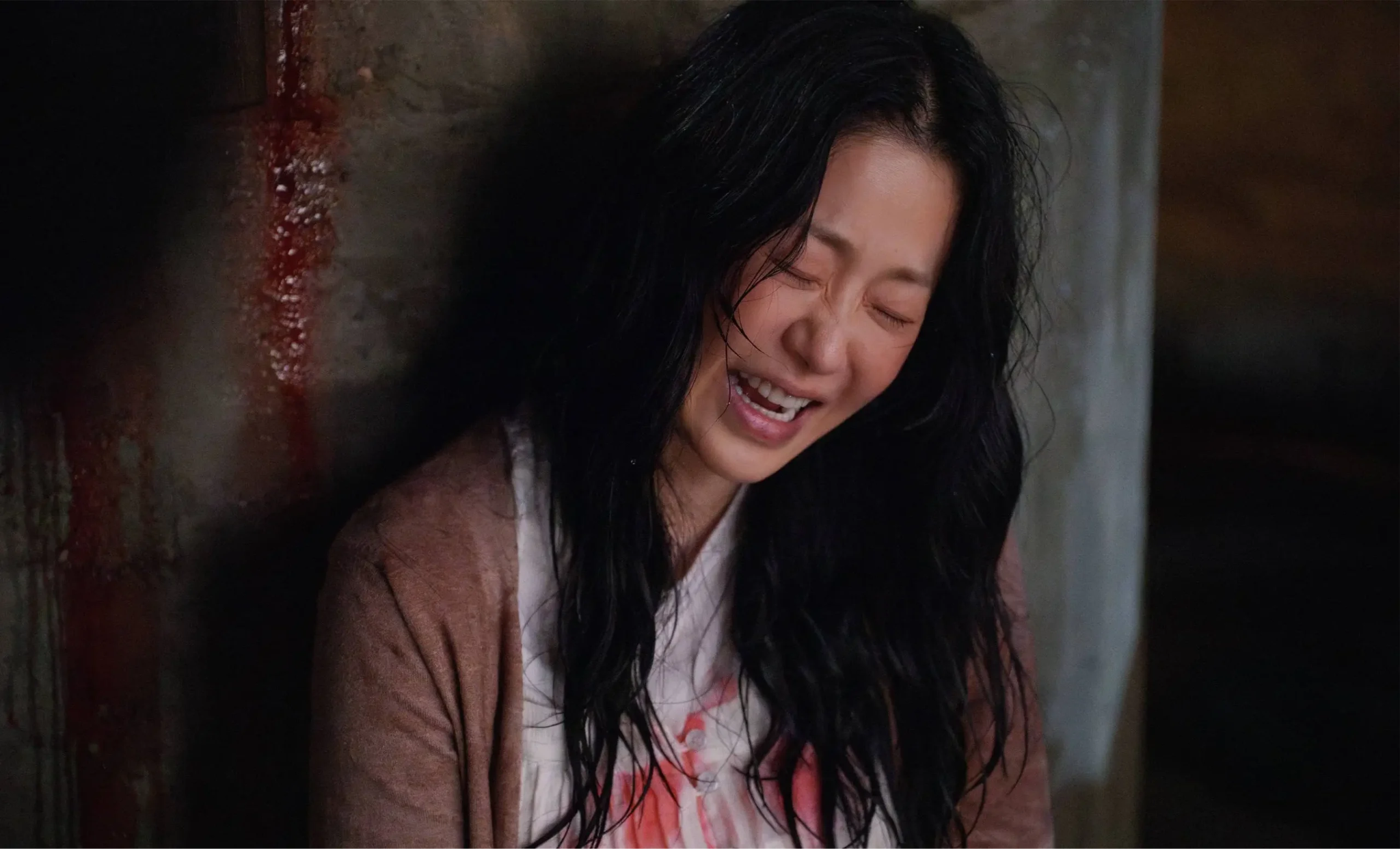 Bộ phim đặt ra câu hỏi về tình mẫu tử, sự tha thứ và ranh giới mong manh giữa thiện và ác