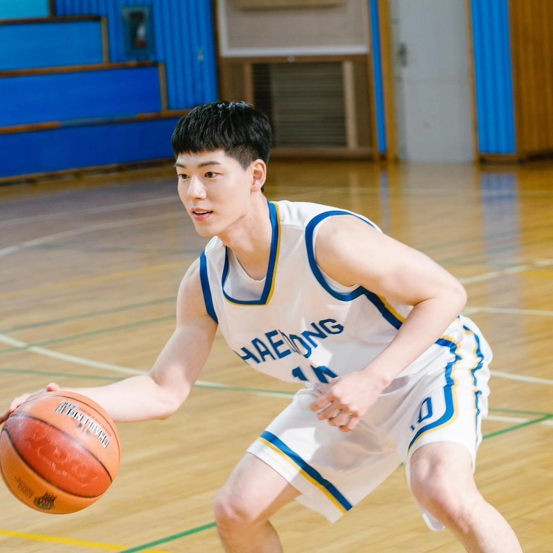 Với sự nỗ lực của mình, Bae Hyun Sung đã nhận được những giải thưởng đầu tiên trong sự nghiệp