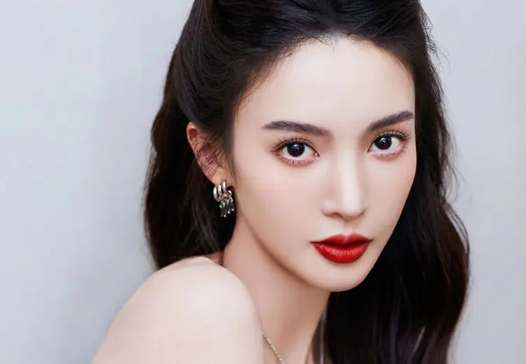 Nữ diễn viên được ghi nhận cả trong lĩnh vực thời trang lẫn diễn xuất