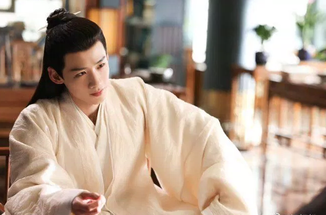 Nam diễn viên trong vai Doãn Tranh bộ phim "Khanh khanh nhật thường