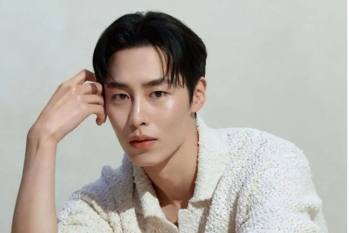 Lee Jae Wook - "Hoàng đế" với khí chất độc đáo