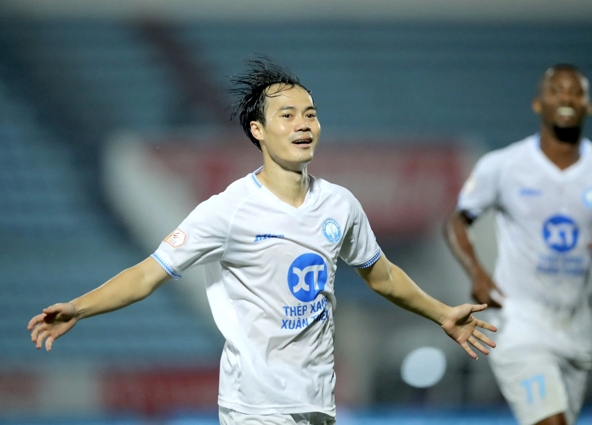 Trong sự nghiệp thi đấu tại các CLB, Văn Toàn đã để lại dấu ấn qua nhiều mùa giải