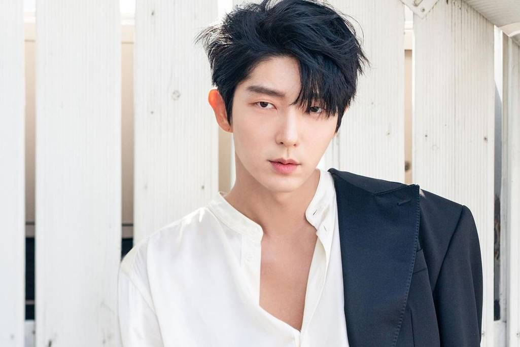 Lee Joon Gi - "Hoàng tử cổ trang" với đường nét sắc sảo