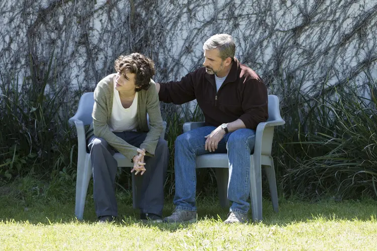 Timothée Chalamet đã mang đến một màn trình diễn chân thực khi hóa thân thành một thanh bị cuốn trôi trong nghiện ngập