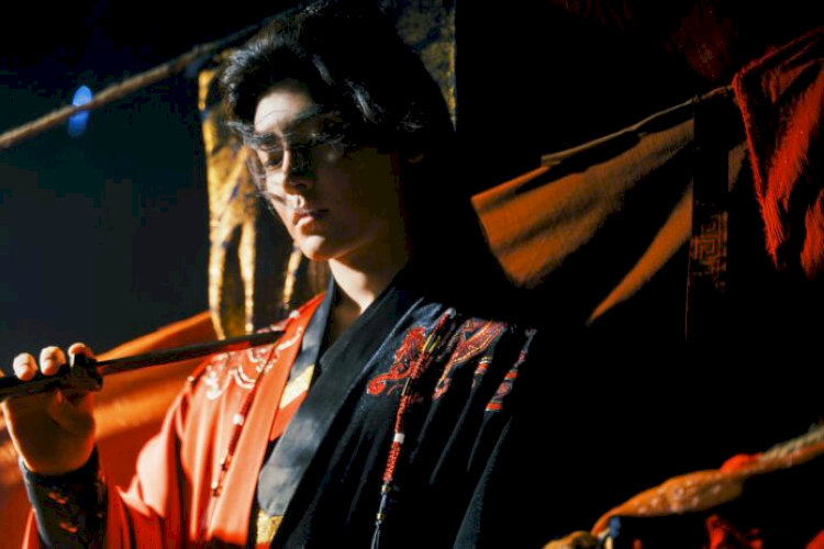 Tạo hình nhân vật không chỉ đẹp mà còn mang hơi hướng nghệ thuật, giúp mỗi khung hình trở thành “thước phim điện ảnh”.