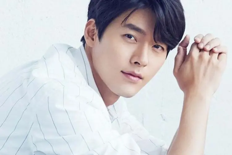 Hyun Bin thời mới vào nghề với gương mặt trẻ trung và đầy hoài bão