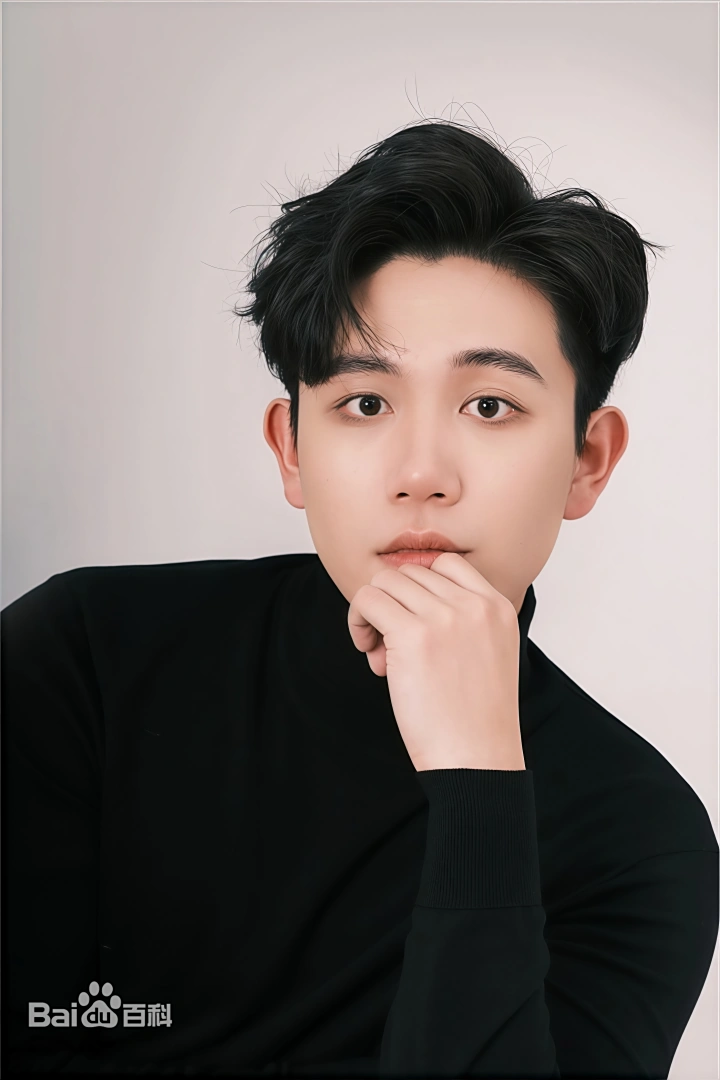 Bạch Phương Văn - "Hoàng tử phim ngắn" thế hệ mới, được yêu thích bởi đông đảo khán giả.