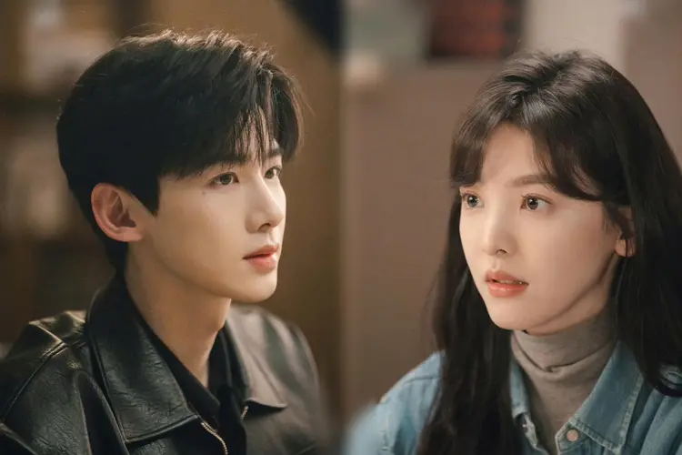 Những khoảnh khắc yêu thương lẫn dằn vặt của những người từng tổn thương trong tình cảm