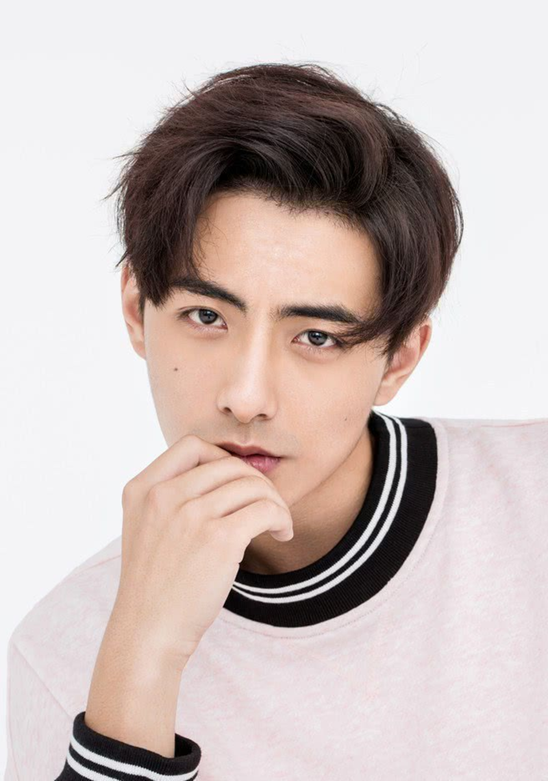 Lý Hào - "Nam thần vạn biến" của làng phim ngắn Cbiz.