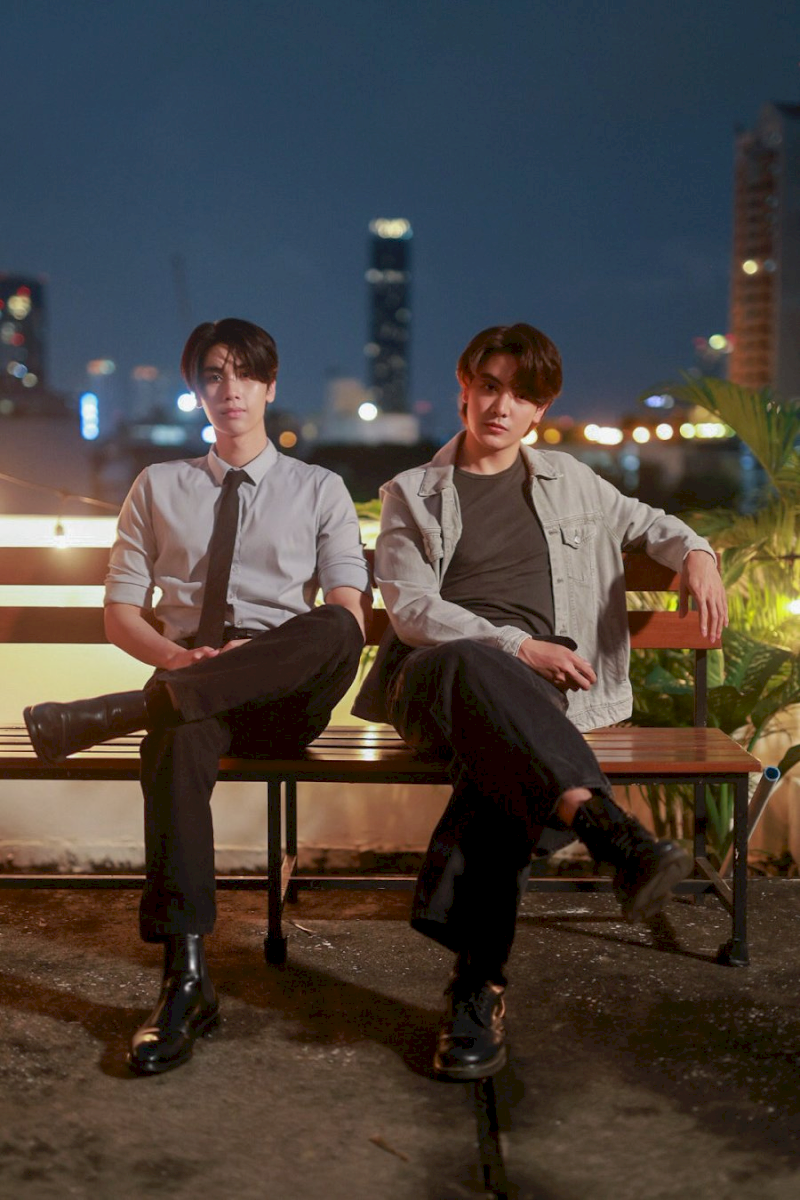 Cặp đôi JoongDunk rũ bỏ hình tượng thư sinh để hóa thân thành những điều tra viên cực ngầu trong Dare You to Death - BL Thái Lan 2025.