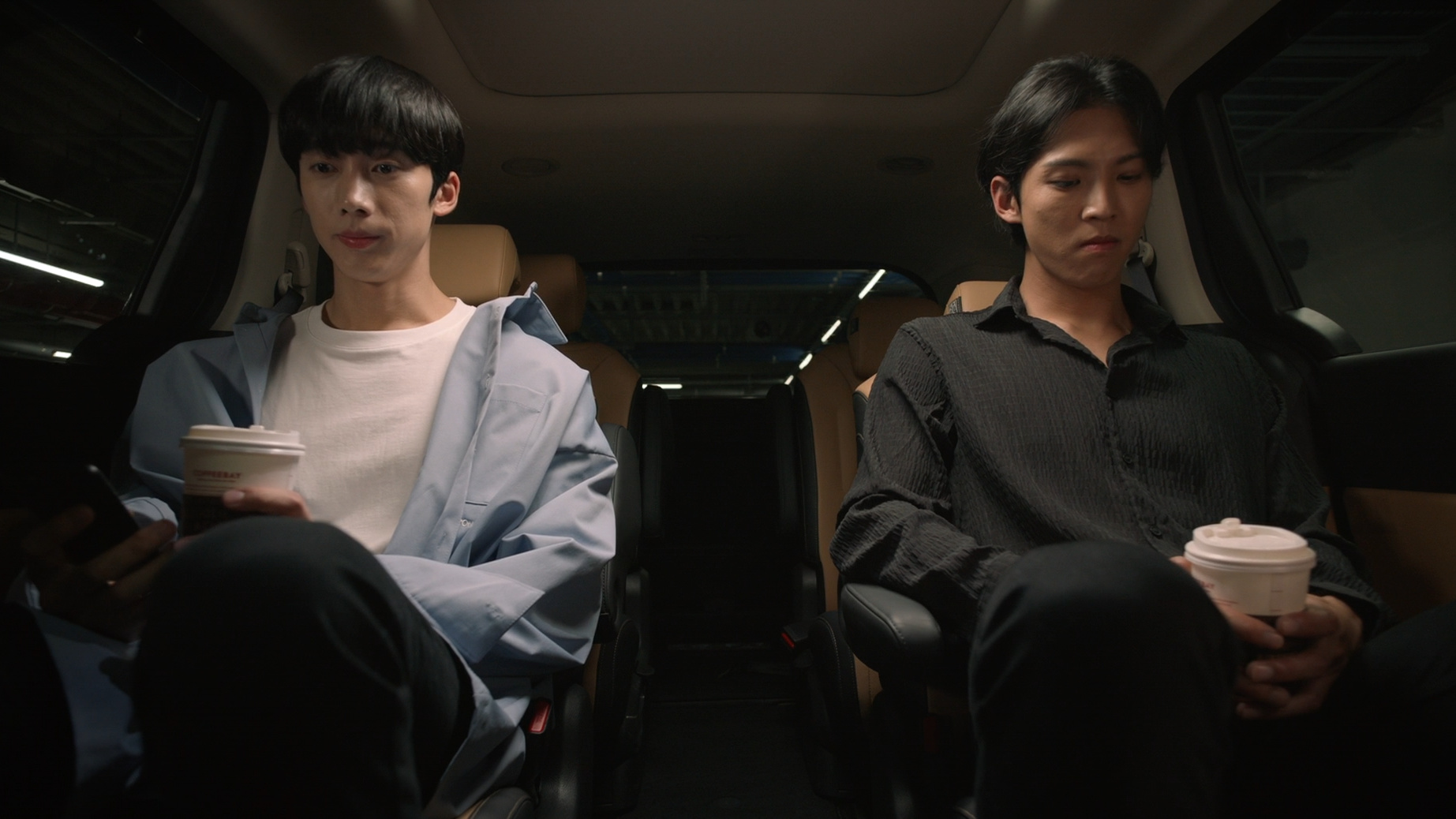 Khi mối quan hệ bắt đầu tiến triển, sự xuất hiện của người mẫu nổi tiếng Lee Bin khiến tình cảm của họ thêm phức tạp