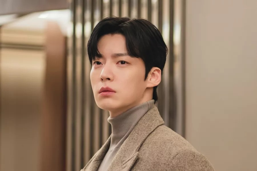 Vẻ điển trai của nam diễn viên Ahn Jae Hyun