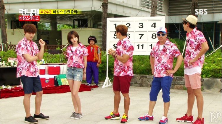 Cô nàng Han Hyo Joo chăm chú khi tham gia các thử thách trong tập 152 Running Man       