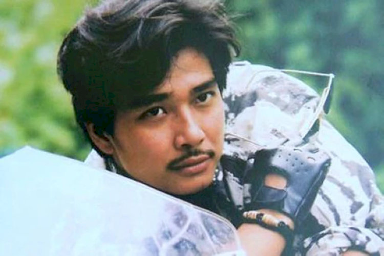 Vẻ đẹp lãng tử và phong trần của Lê Tuấn Anh thời trẻ