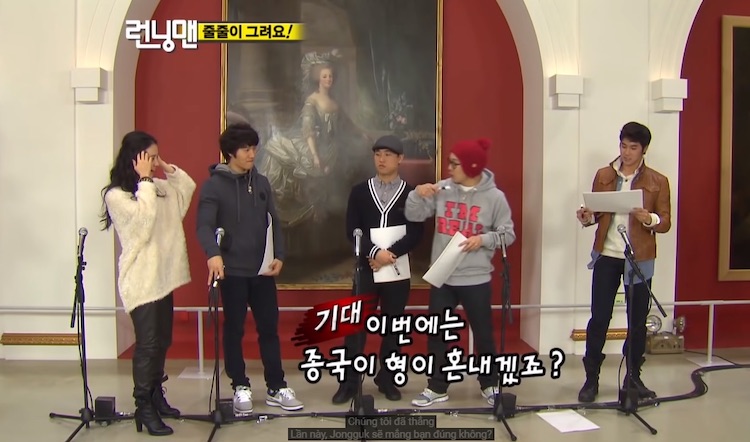 Spartace chung đội trong phần thi hội họa