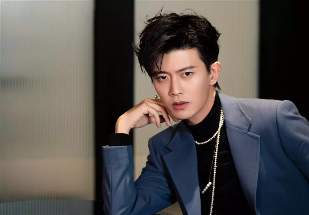 Nam diễn viên thể hiện tính cách hài hước trên các chương trình giải trí