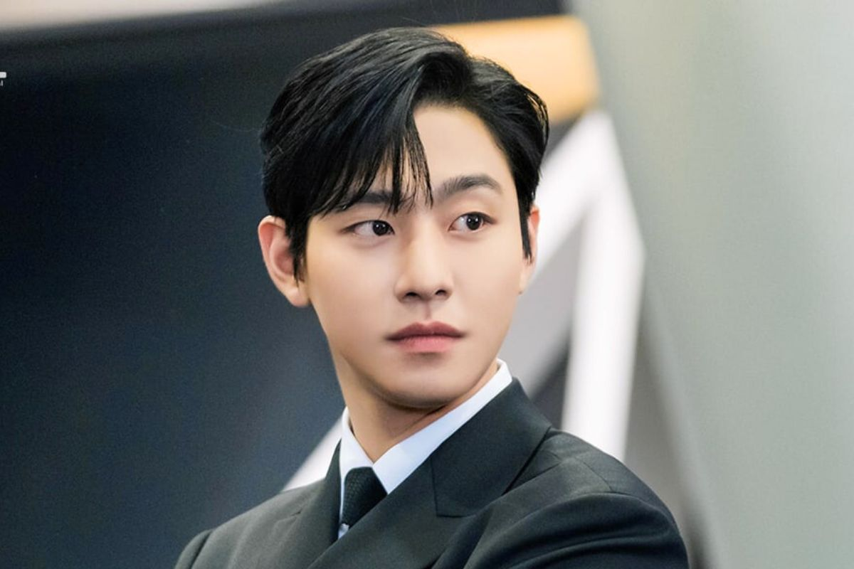 Ahn Hyo Seop trong “Hẹn hò chốn công sở”
