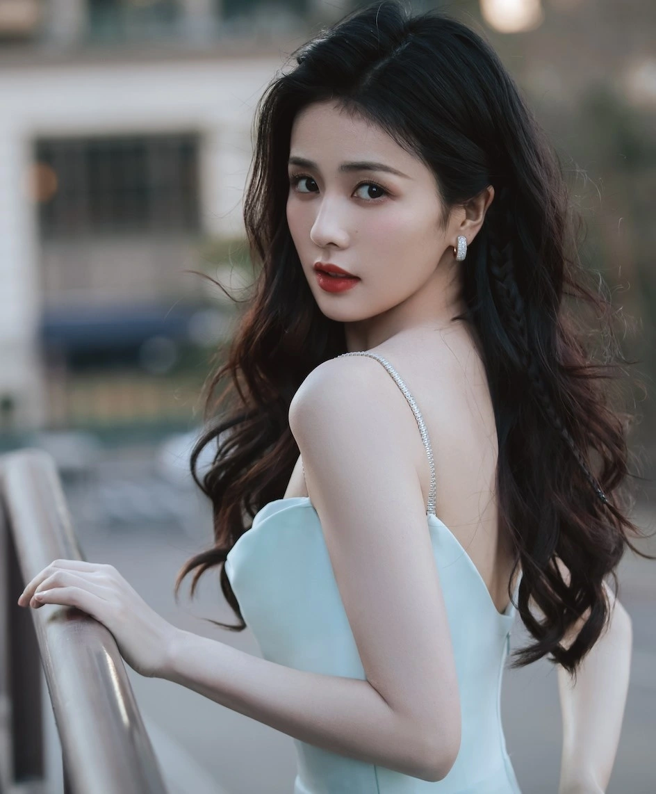 Diễn viên Bạch Lộc - Nữ thần của Cbiz