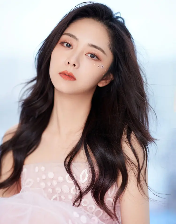 diễn viên đàm tùng vận