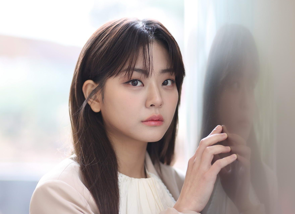 Nữ diễn viên Chung Su Bin