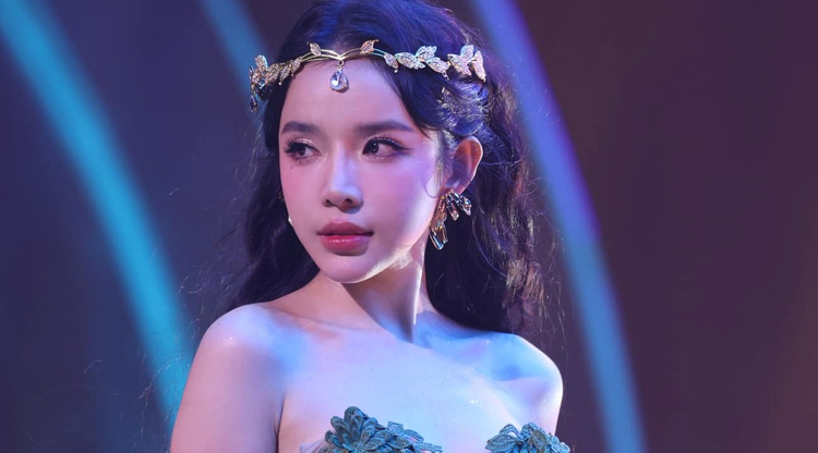 LyLy - "nàng hit-maker" của V-pop, gây tranh cãi với quyết định hoán đổi thành viên và bị loại ở Live Stage 2 tại Em Xinh Say Hi.