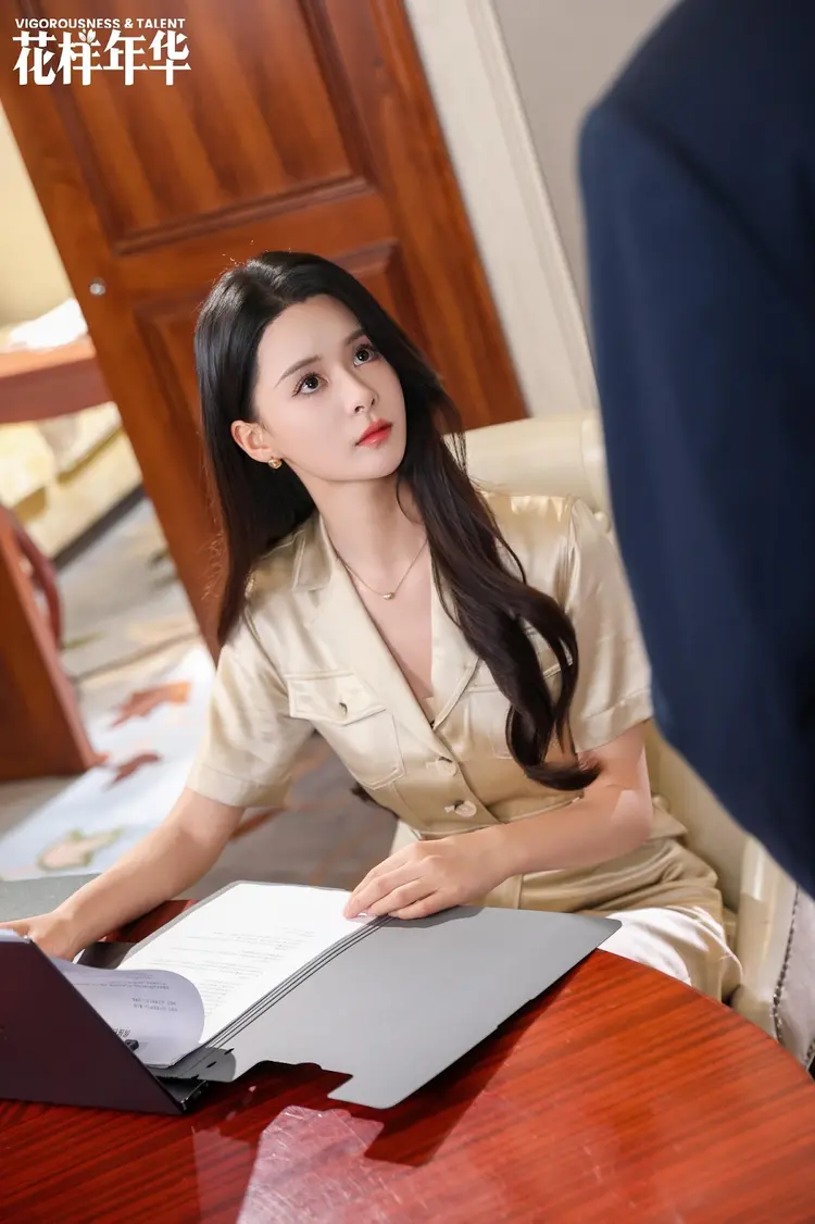 Mạnh Na là một trong những nữ diễn viên phim ngắn Trung Quốc nổi tiếng nhất hiện nay