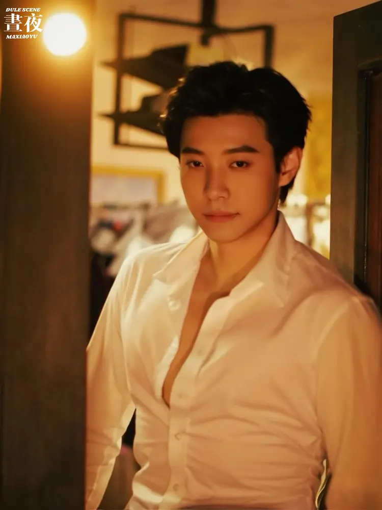 Mã Tiểu Vũ là nam diễn viên trẻ của làng phim ngắn Trung Quốc, nổi bật với ngoại hình điển trai và khả năng diễn xuất tự nhiên, đặc biệt trong các vai tổng tài ấm áp si tình.