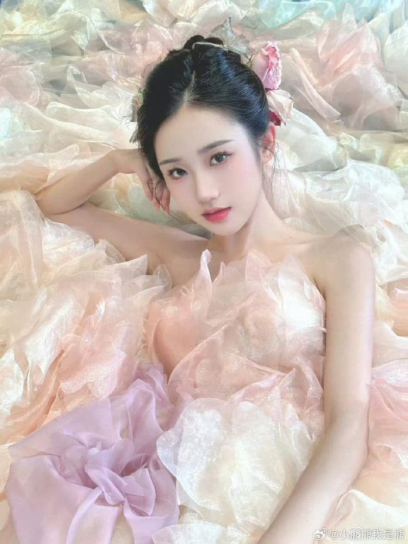 Trương Tấn Nghi sở hữu vẻ ngoài xinh xắn và khả năng diễn xuất tốt