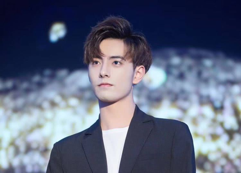 Lý Hào chinh phục khán giả bằng vẻ ngoài điển trai và khả năng diễn xuất đa dạng