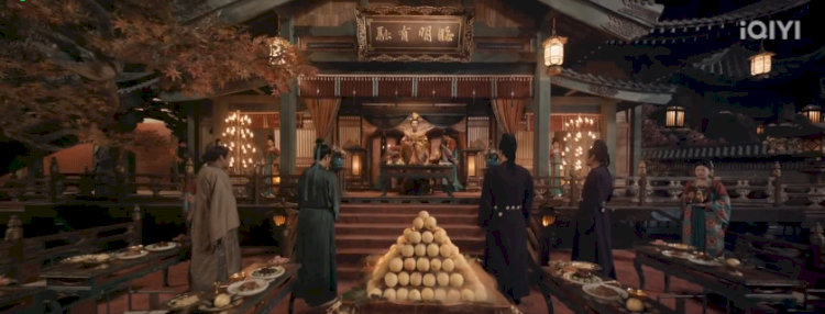 Mở thùng đào vàng, phát hiện vật lạ