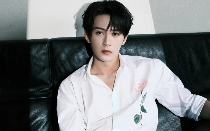 Nam diễn viên, ca sĩ đa tài người Trung Quốc đang là ngôi sao thống trị màn ảnh Hoa ngữ hiện tại