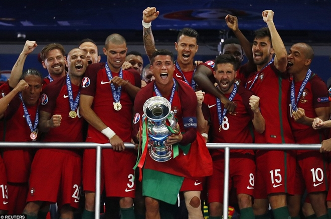 Đội tuyển quốc gia Bồ Đào Nha trong chiến thắng giành chức vô địch Euro 2016