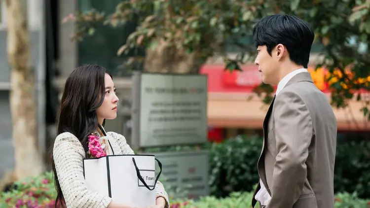 Vai diễn của Lee Se Young trong "Hợp đồng hôn nhân của cô Park" (The Story of Park's Marriage Contract)