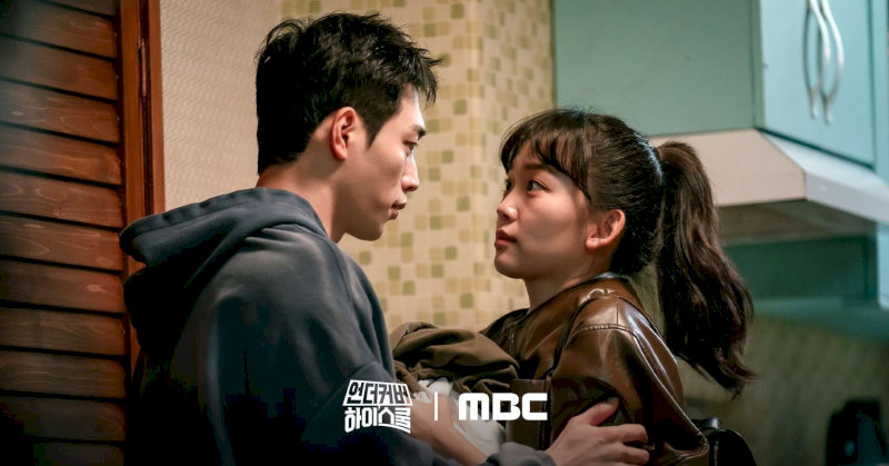 Bộ phim mang đến sự kết hợp độc đáo giữa hành động kịch tính và những khoảnh khắc hài hước, lãng mạn