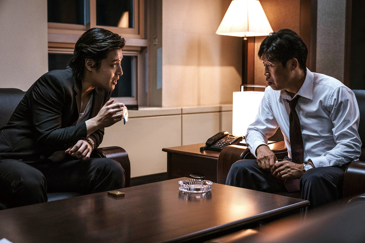 Phim khắc họa sự thật trần trụi về tham vọng, lòng trung thành và cái giá của sự phản bội