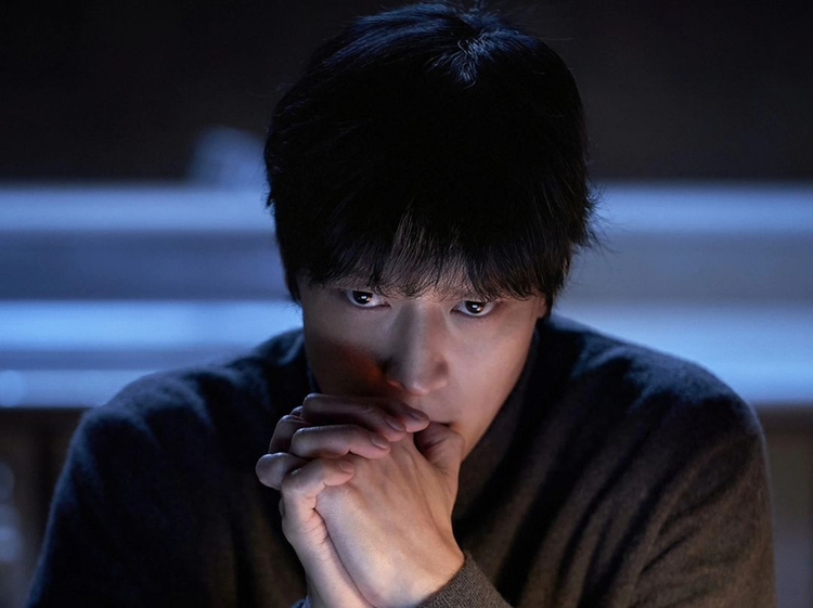 Kang Dong Won trong phim The Plot 2024 