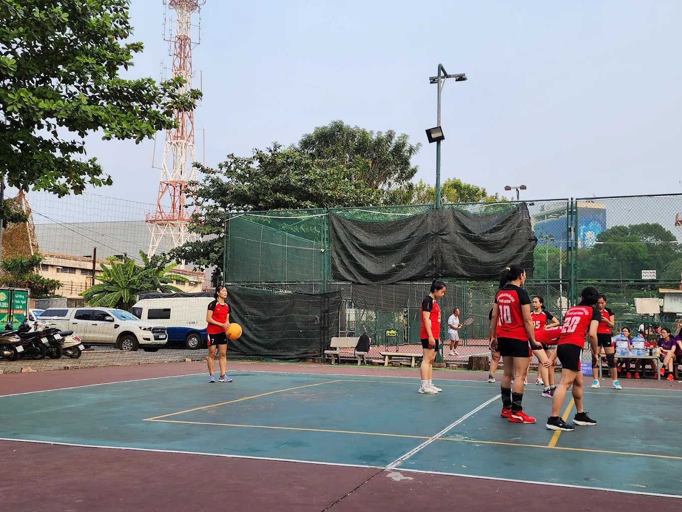 Sân bóng chuyền Thăng Long