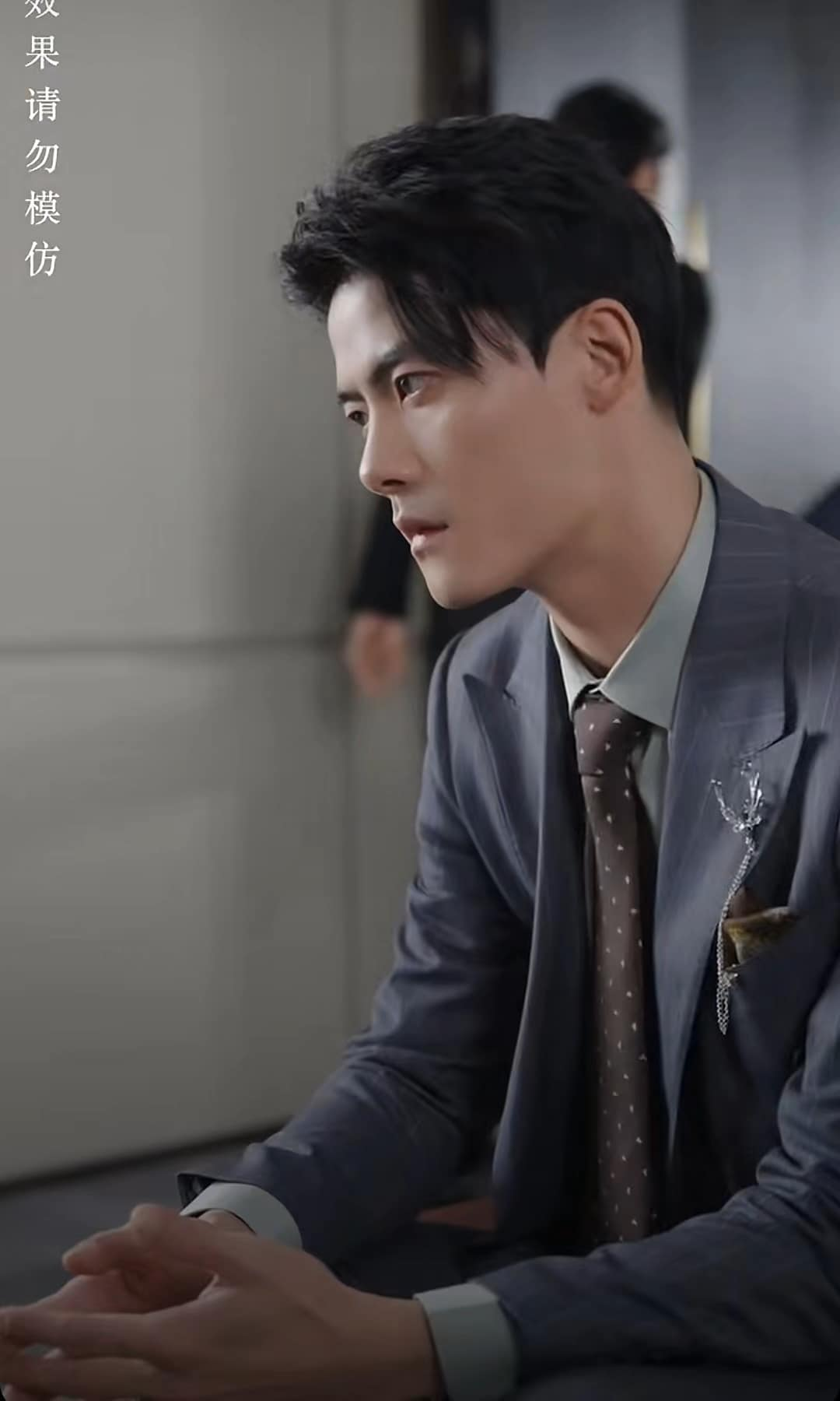 Hình tượng nam thần của Trần Cương trong phim "Sau Khi Tái Sinh Hãy Cưới Người Chú Thứ Ba Của Anh Ấy"