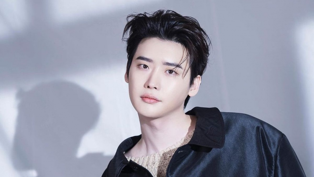 Lee Jong Suk - Chàng "vịt" với nụ cười tỏa nắng