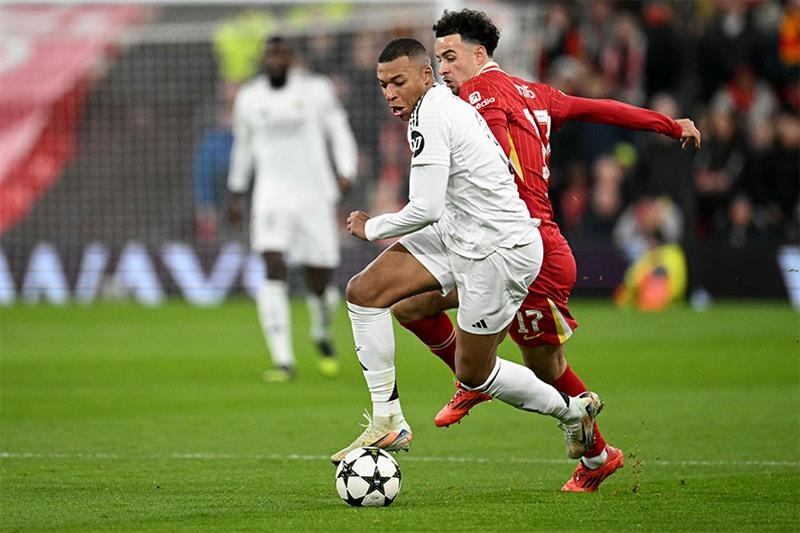 Kylian Mbappé có khả năng bức tốc nguy hiểm, dứt điểm và rê bóng đỉnh cao